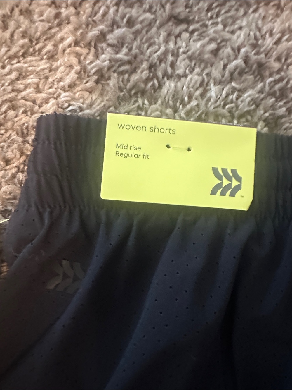 all in motion mid rise perforated scallop edge run shorts 3" NWT k - Picture 7 of 7